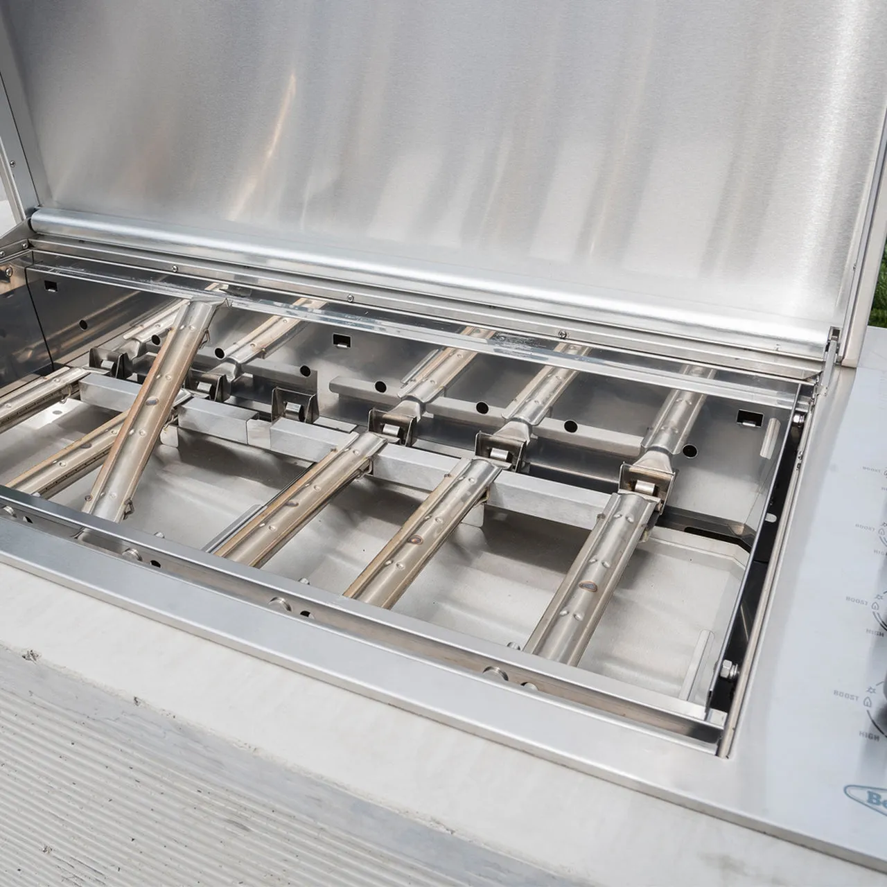 BeefEater BBQ - Proline (304 stainless steel) - 6 Burner Built In BBQ with Hood