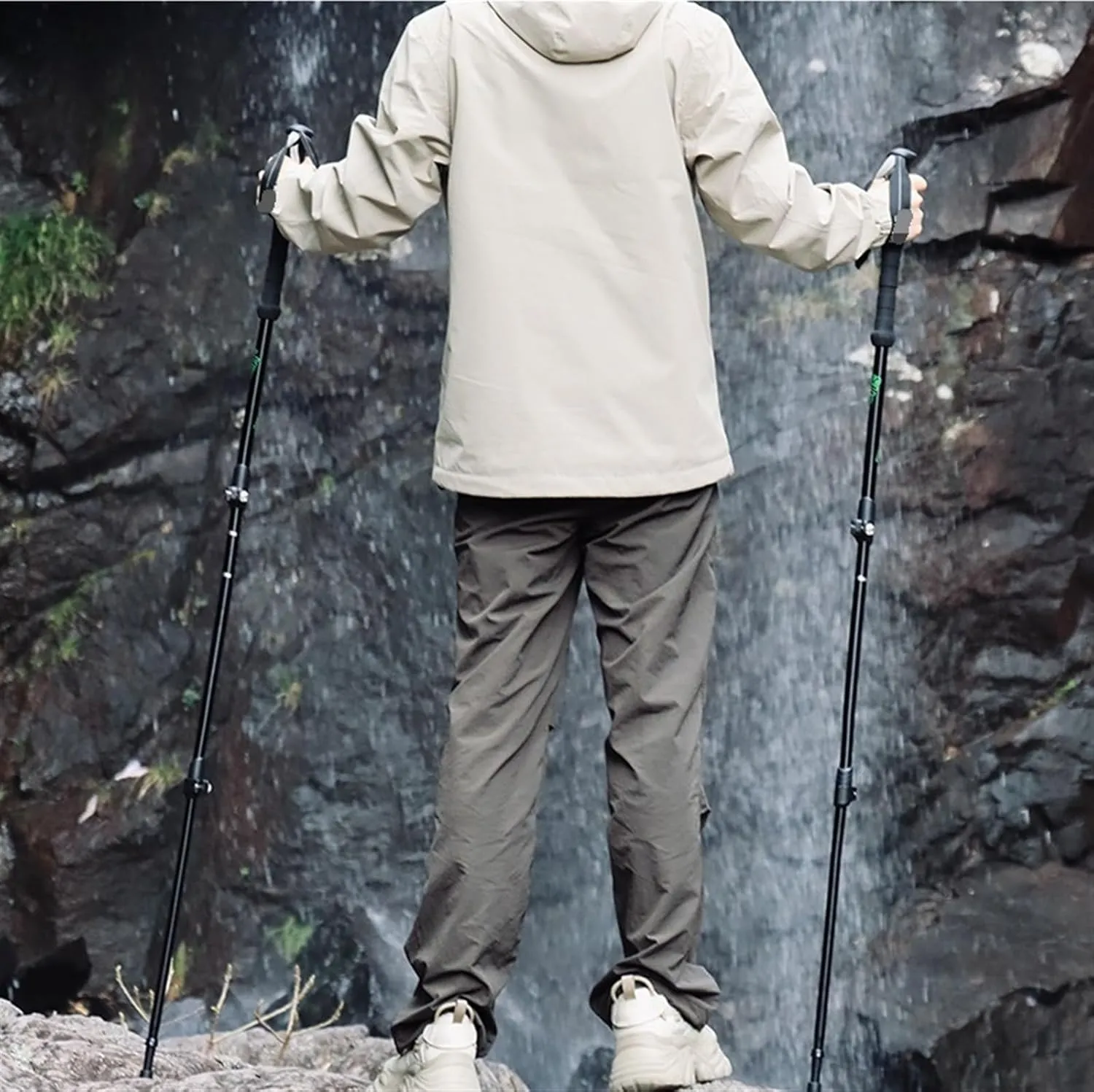 Hiking Trekking Poles Outdoors Aluminum Trekking Poles Strong Lightweight Hiking Support Extendable Walking Hiking Sticks for Trekking(Black)