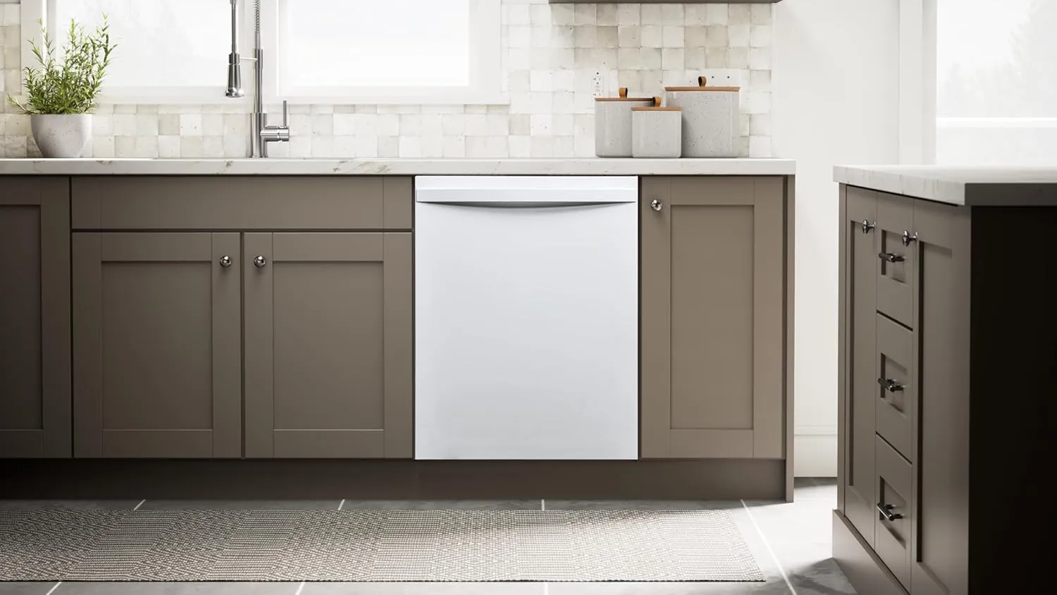 Kenmore 24" Built-In Stainless Steel Tub Dishwasher with EasyFlex 3rd Rack, SmartWash, UltraWash Plus, TurboDry, and MoreSpace Adjustable Rack, Energy Star Certified, White