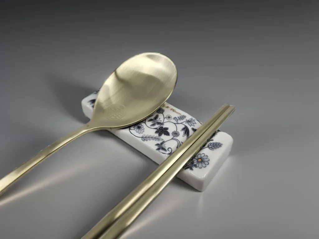 Korean Chopsticks Spoon 2 Set - METAL STAINLESS STEEL Titanium Plating -Printed Hangul Characters with ceramic rest rack (Hangul_Gold2P_RestRack)