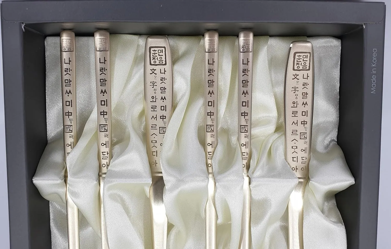 Korean Chopsticks Spoon 2 Set - METAL STAINLESS STEEL Titanium Plating -Printed Hangul Characters with ceramic rest rack (Hangul_Gold2P_RestRack)