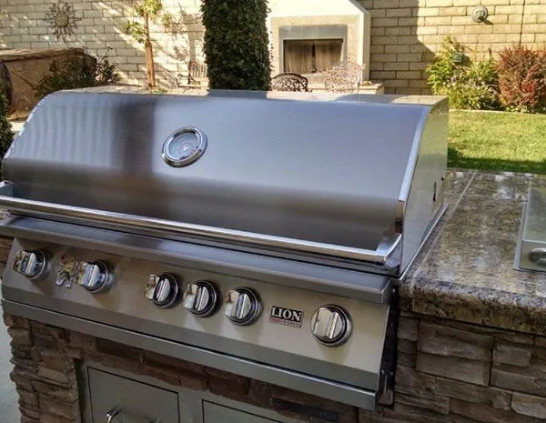 Lion | Standard 40" Outdoor Kitchen Package (NG/LP)