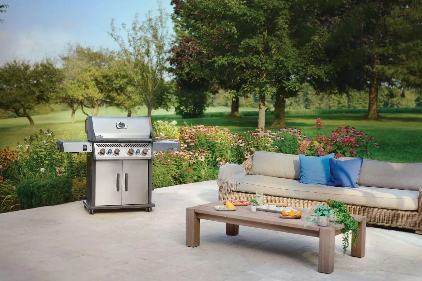 Napoleon Rogue PRO-S 525 Propane Gas Grill with Infrared Side and Rear Burners, Stainless Steel, Durable 6-Burner BBQ