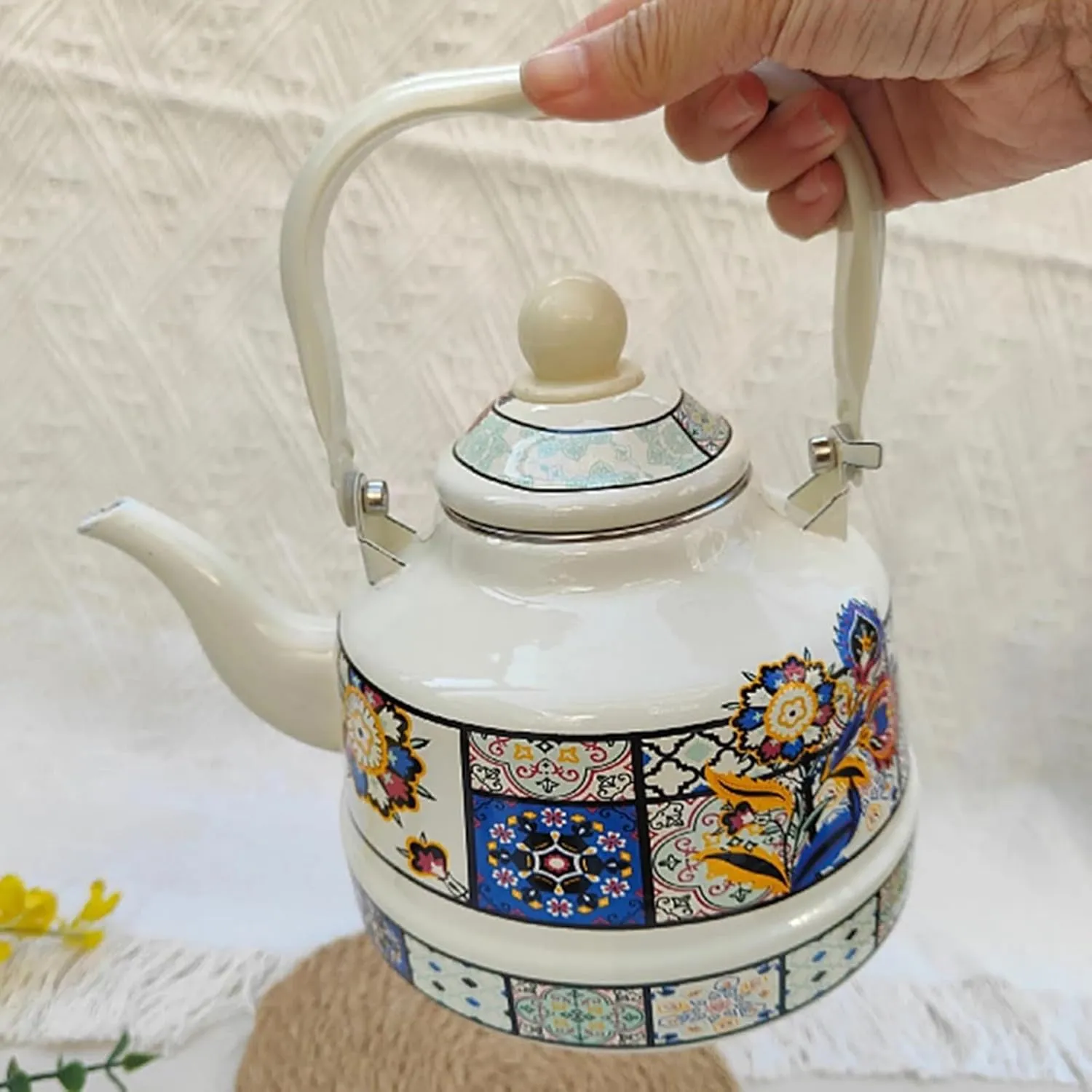 Outdoor Camping Kettle Enamel Coated, Portable Tea Kettle for Boiling Water on Stove or Campfire(2.5L)
