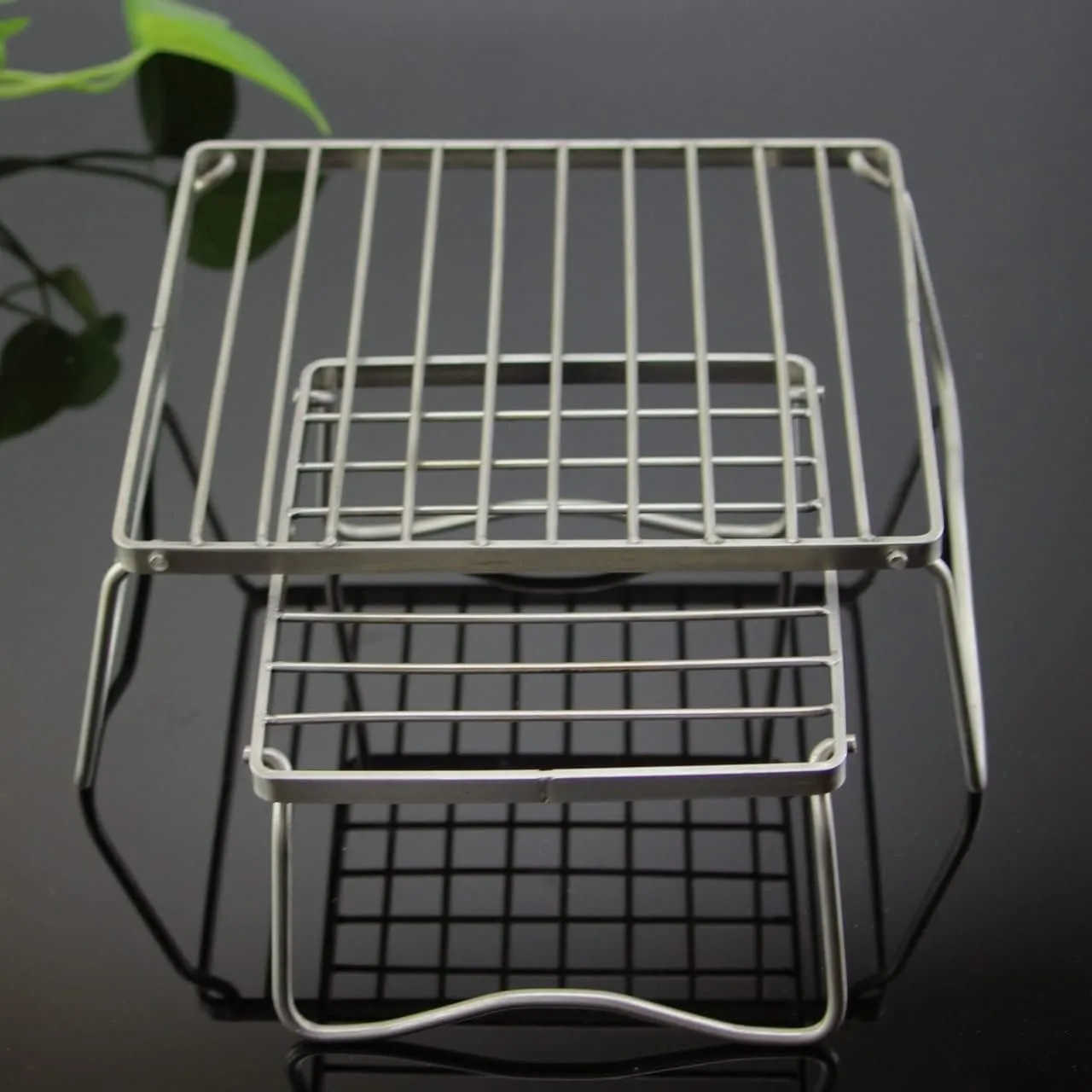 Outdoor Mini Grill Stainless Steel Stove Holder Outdoor Portable Folding Grill(17 * 15.5 * 9.5CM)